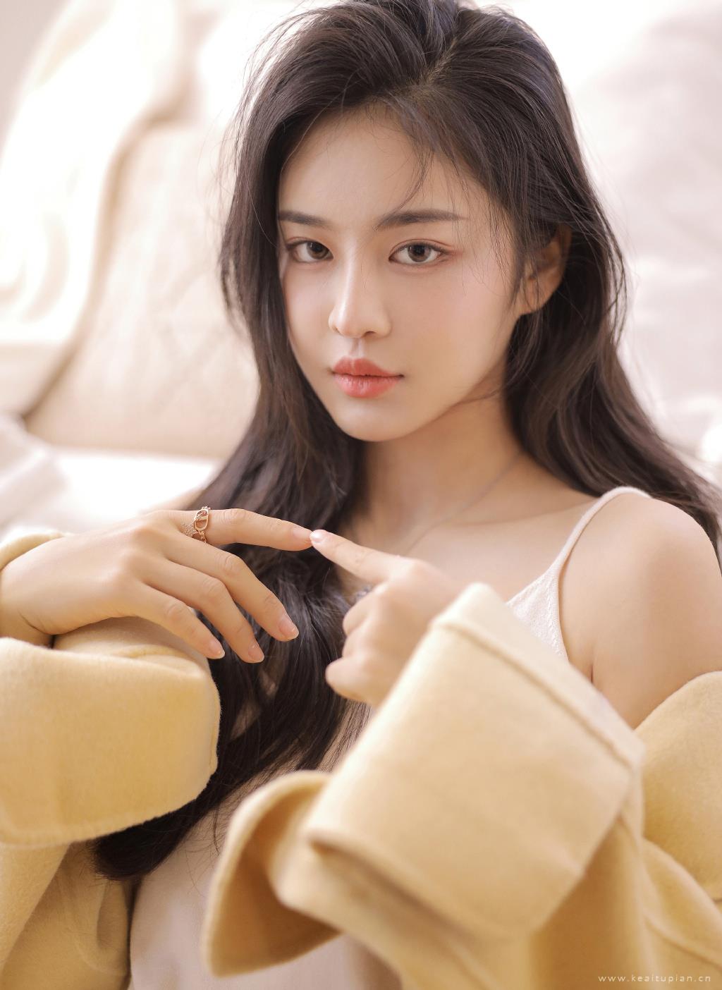 逃妻归来三个女宝甜又飒 2023 短剧 海报