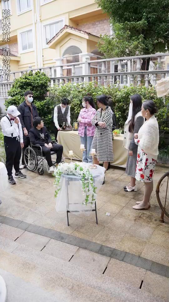 美女总裁的贴身狂医 2024 短剧 海报