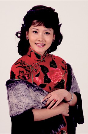 何赛飞头像