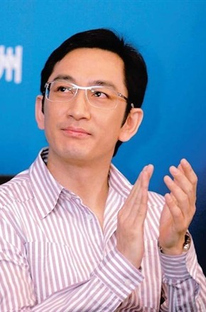 吴启华头像