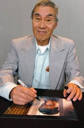 弼祺头像