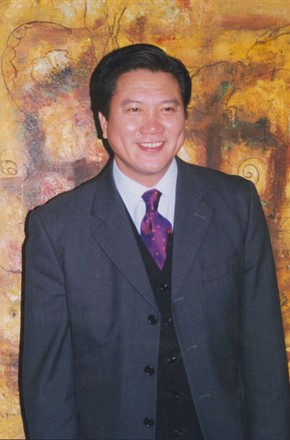 万梓良头像