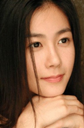 黄仁英头像