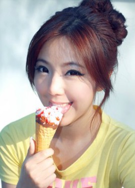赵奕欢头像