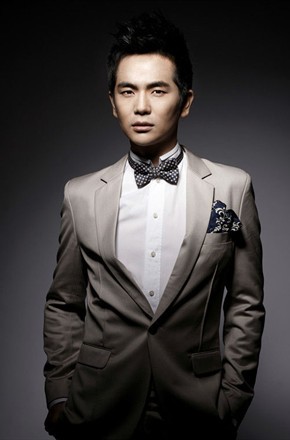 张晓龙头像