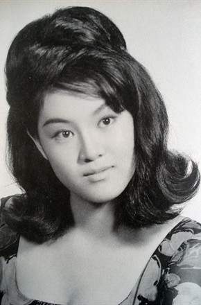 何莉莉头像