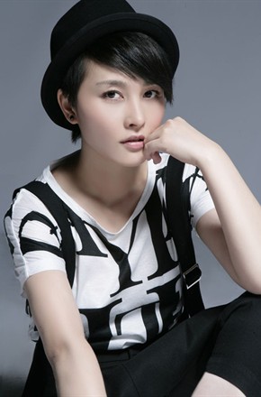 厉娜头像