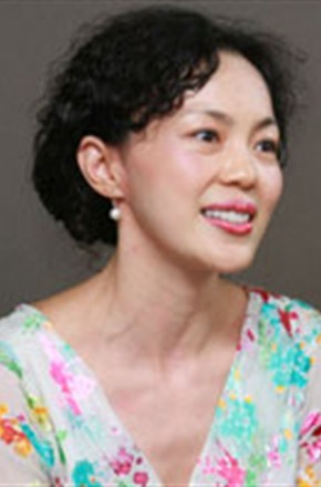 王菁头像